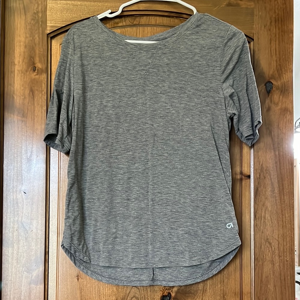 GapFit breathe workout top